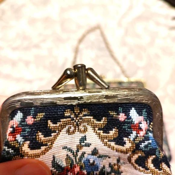 🌿🌹🌿 Lovely Vintage Petite Floral Tapestry Evening Bag Purse Handbag - Picture 11 of 13